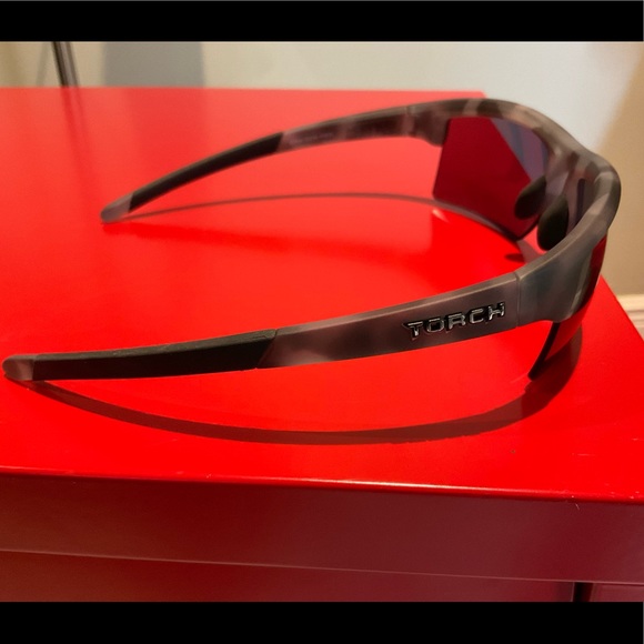 BRAND NEW!!!!! Torch Sunglasses - Picture 5 of 5